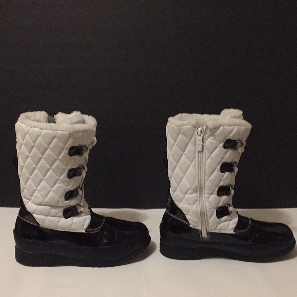 White and black boots for kids
